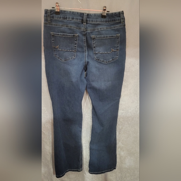 Women's Maurices Jeans - Picture 2 of 5